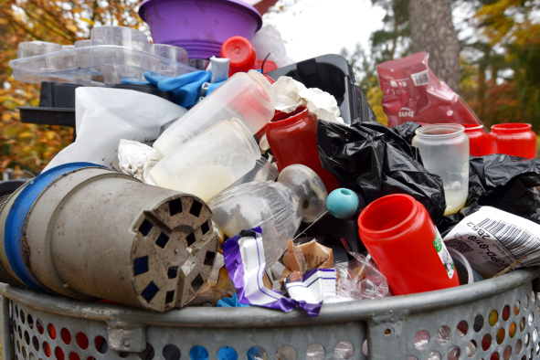 EU über die Verordnung Verpackungen und Verpackungsabfälle (PPWR – Packaging and Packaging Waste Regulation; 2025/40) regulatorisch umsteuern